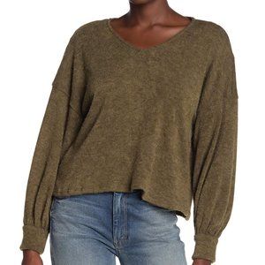 Abound V-Neck Dolman Pullover Sweater Olive Italy